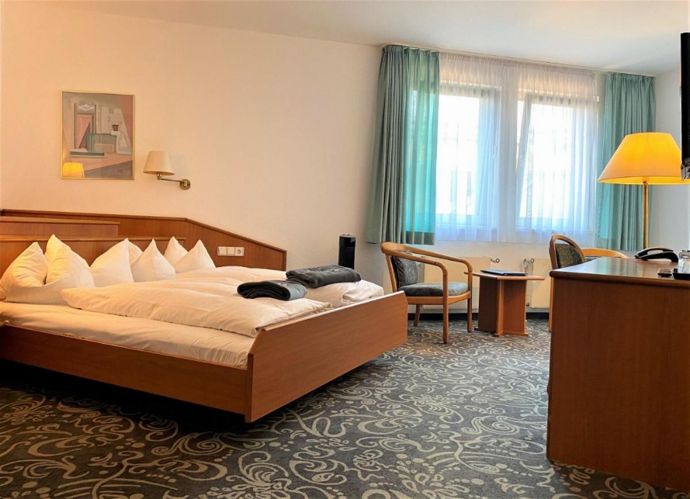 Room image 3