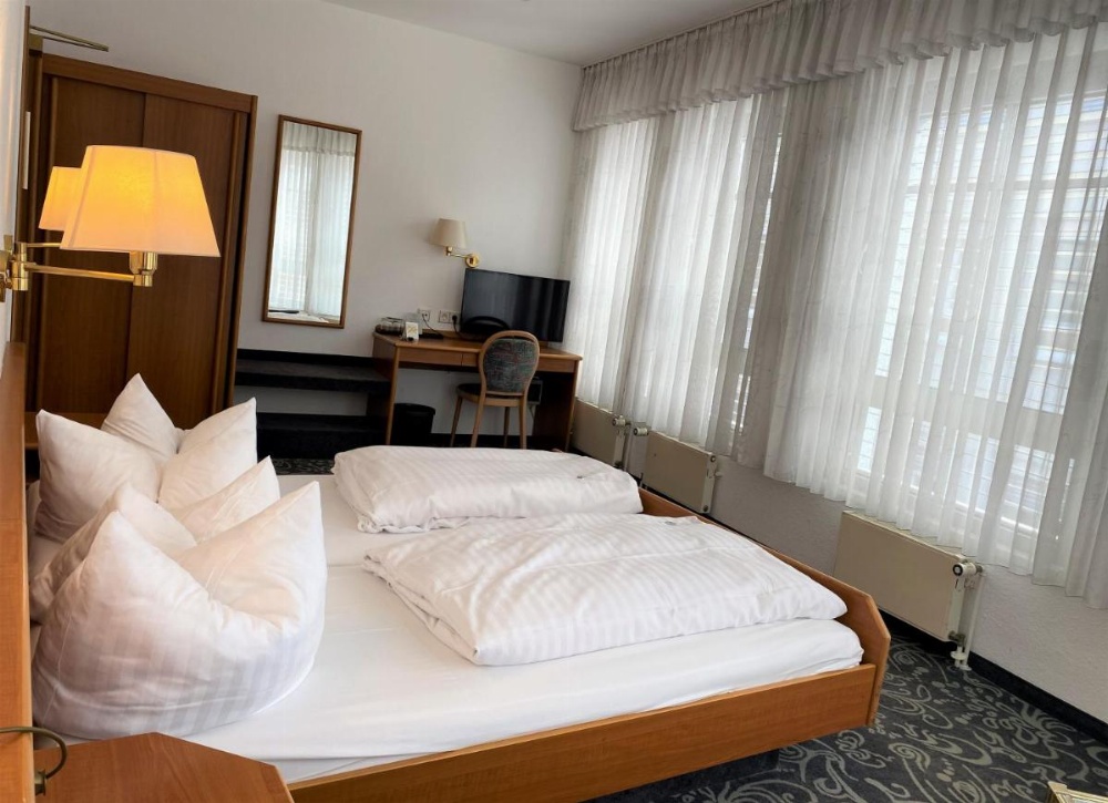 Room image 4