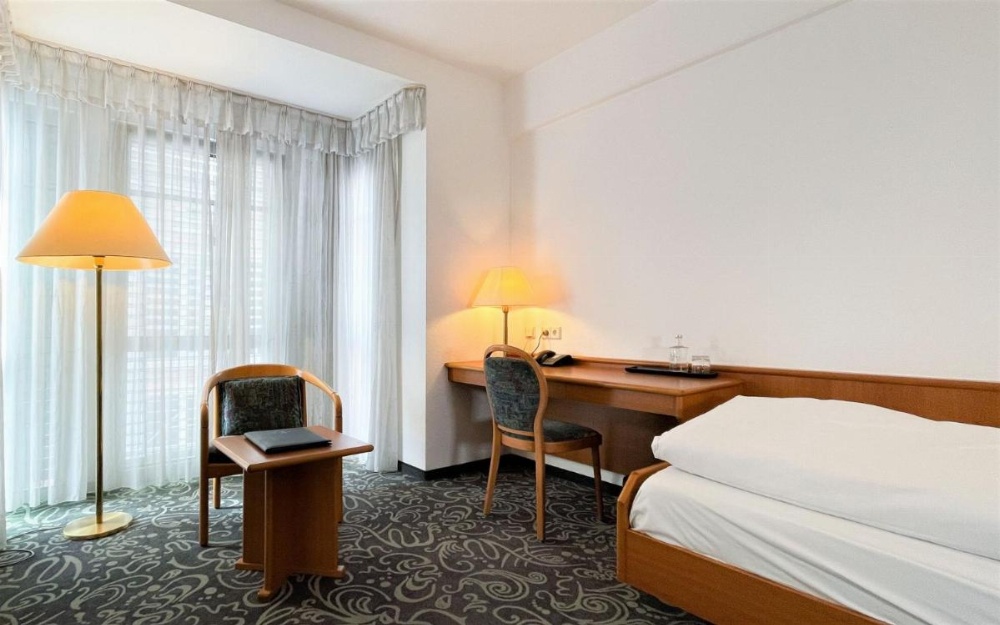 Room image 3