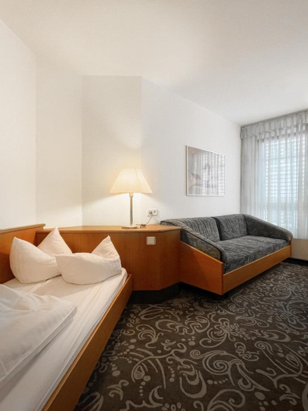 Room image 4