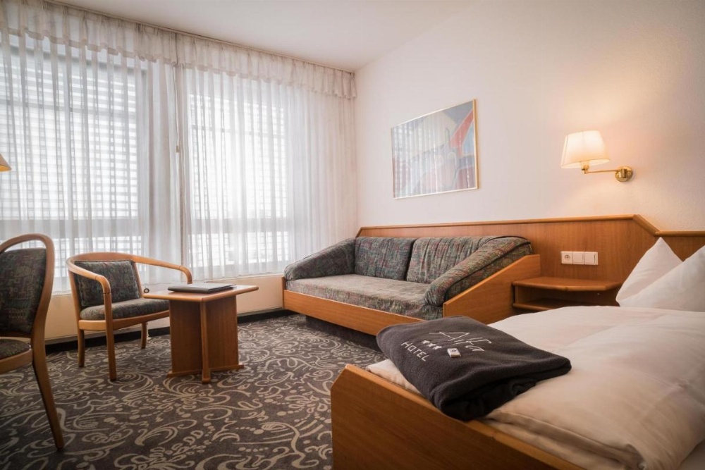 Room image 3
