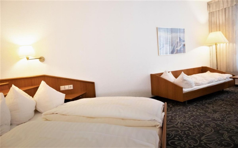 Room image 3