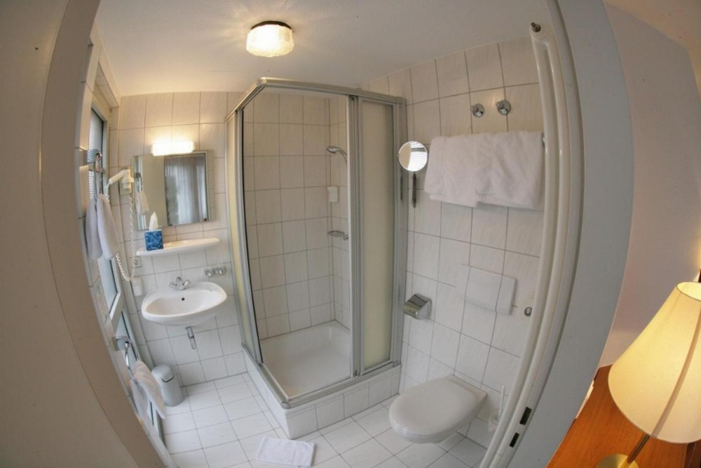 Room image 4