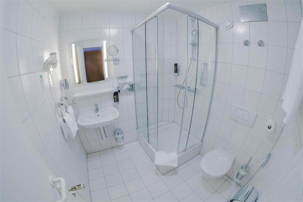 Room image 3